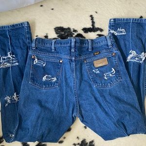 🤎 Ripped Wranglers 🤎